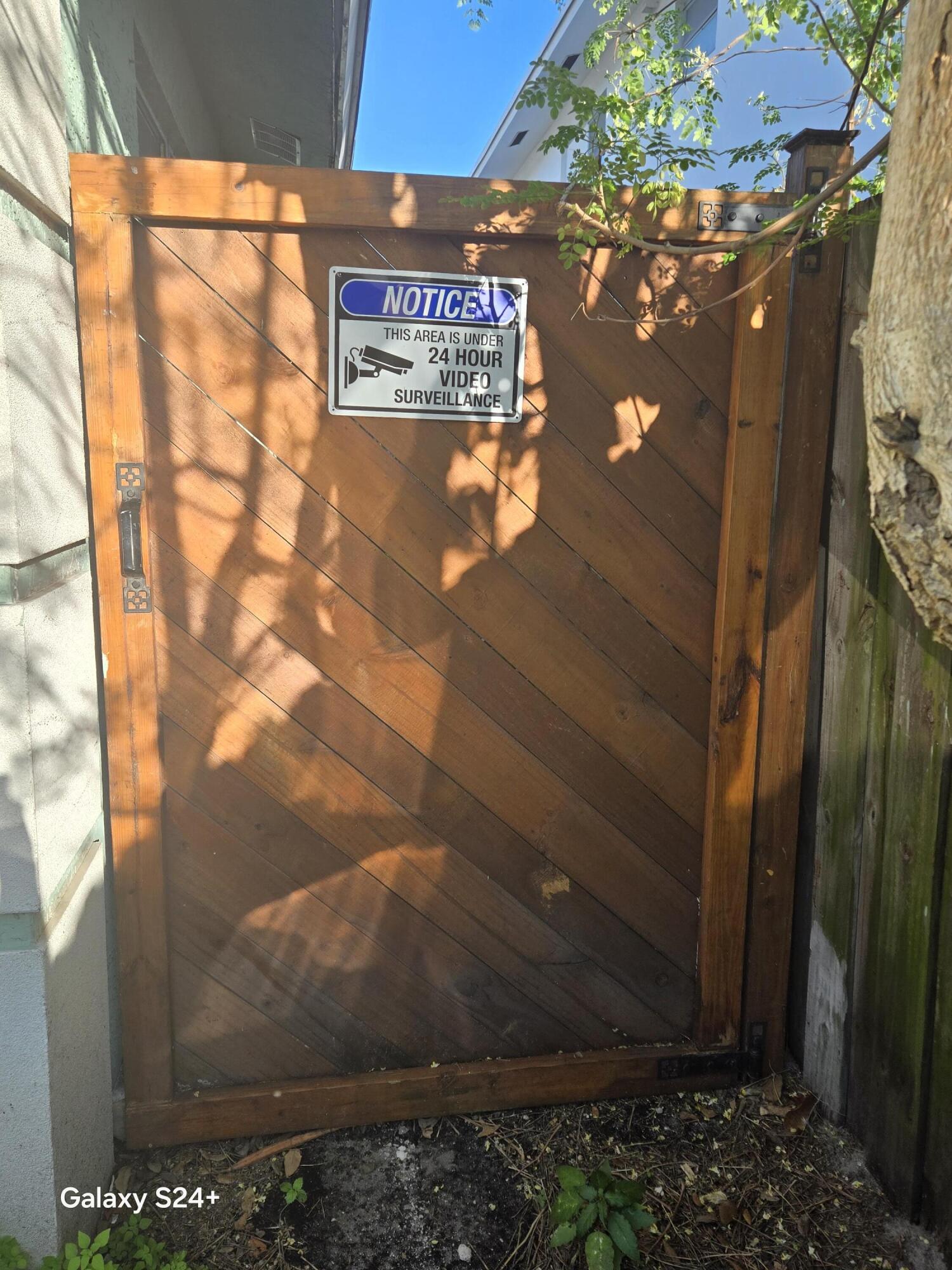 LAKE WORTH TOWN - Residential Income