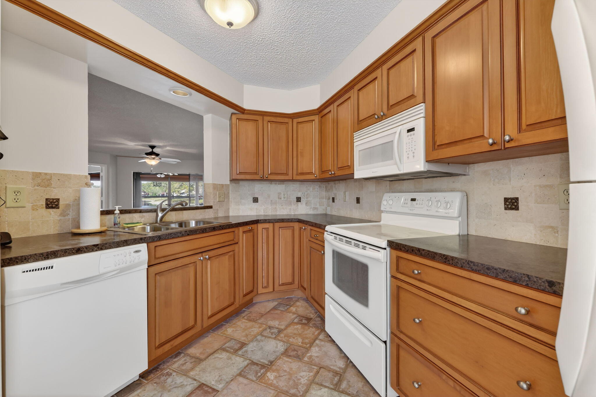 6060 SE Martinique Drive 103