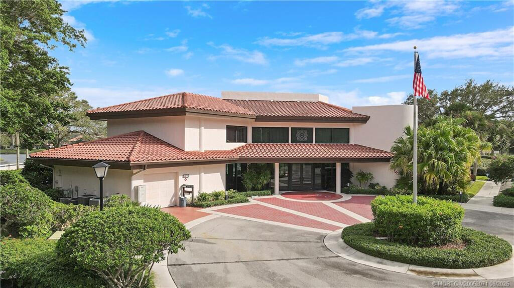 MONTEGO COVE CONDO - Residential