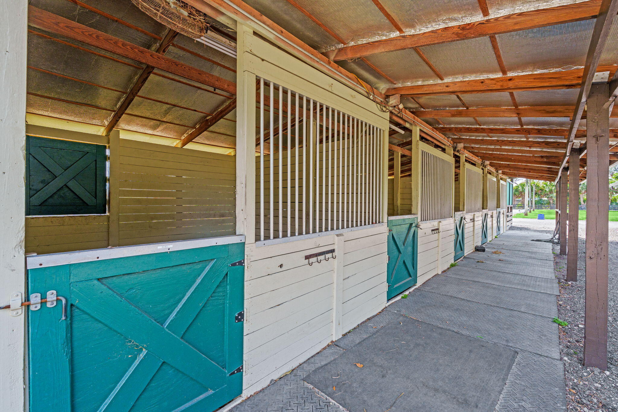 LOXAHATCHEE GROVES - Residential