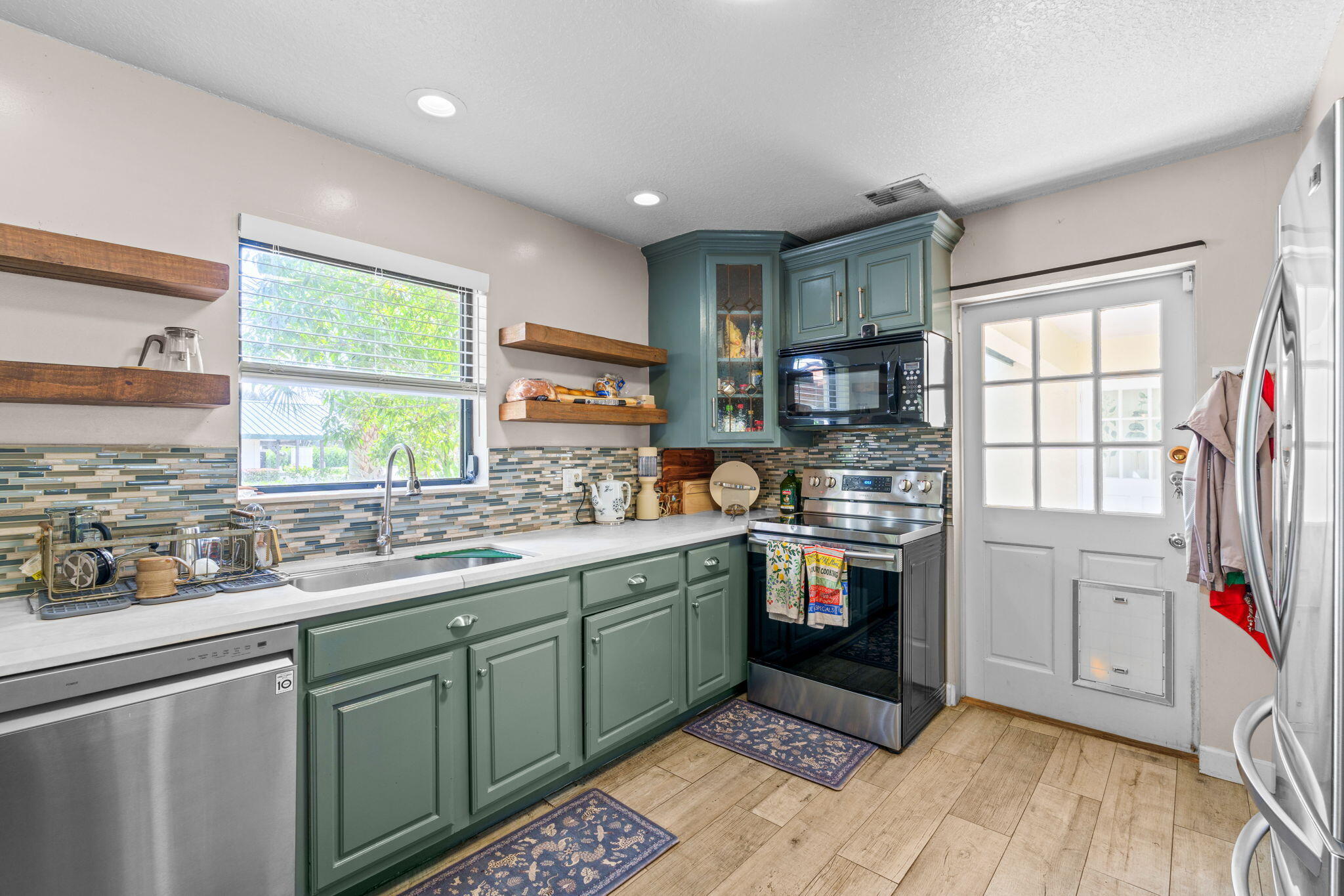 LOXAHATCHEE GROVES - Residential