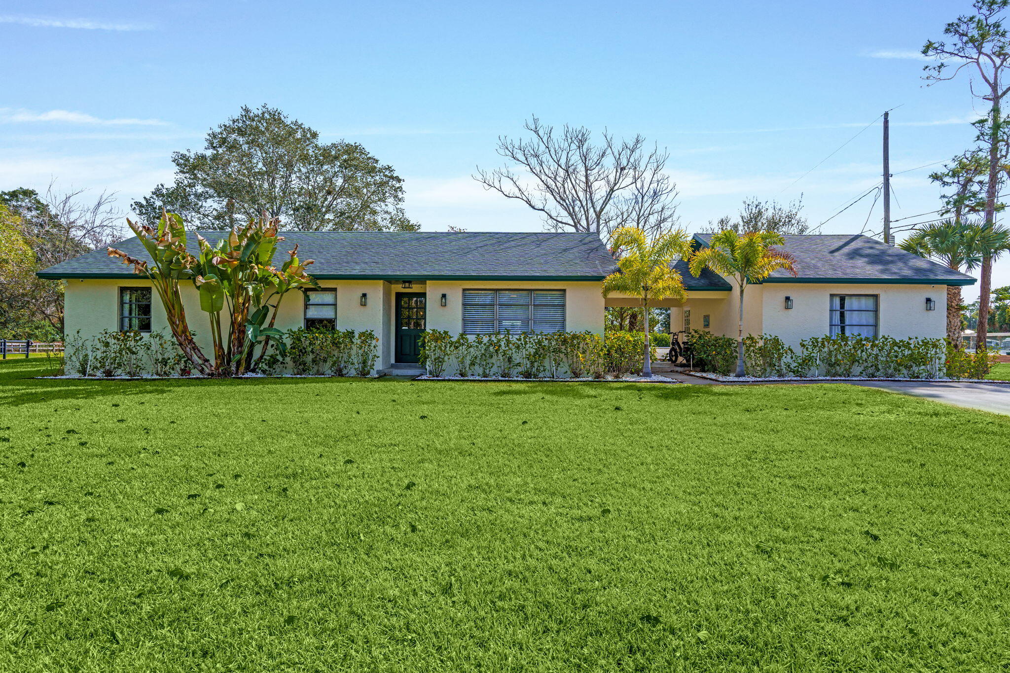 LOXAHATCHEE GROVES - Residential