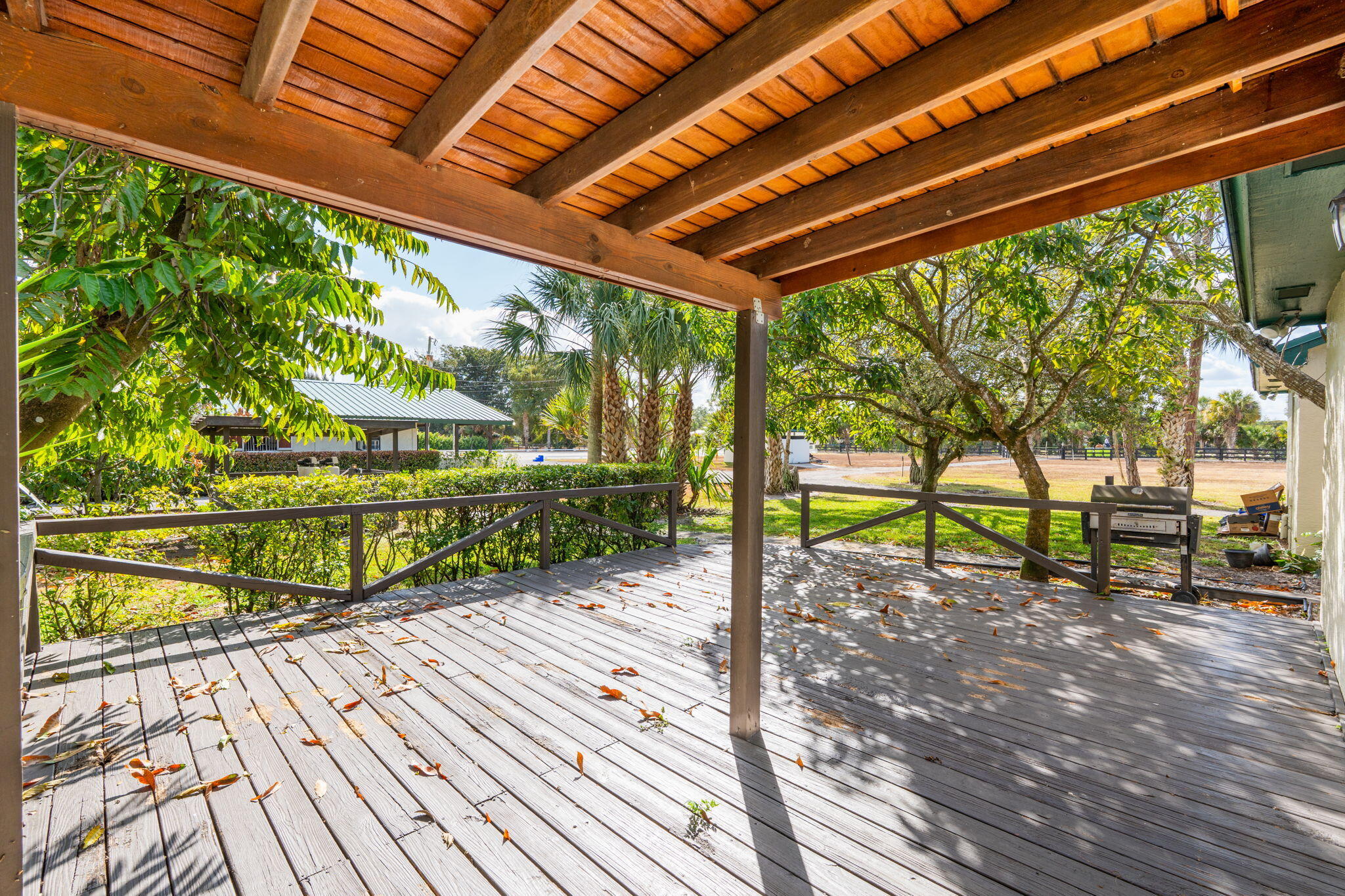 LOXAHATCHEE GROVES - Residential