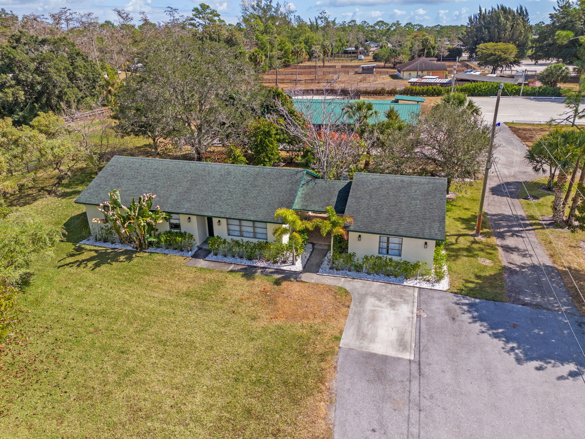LOXAHATCHEE GROVES - Residential