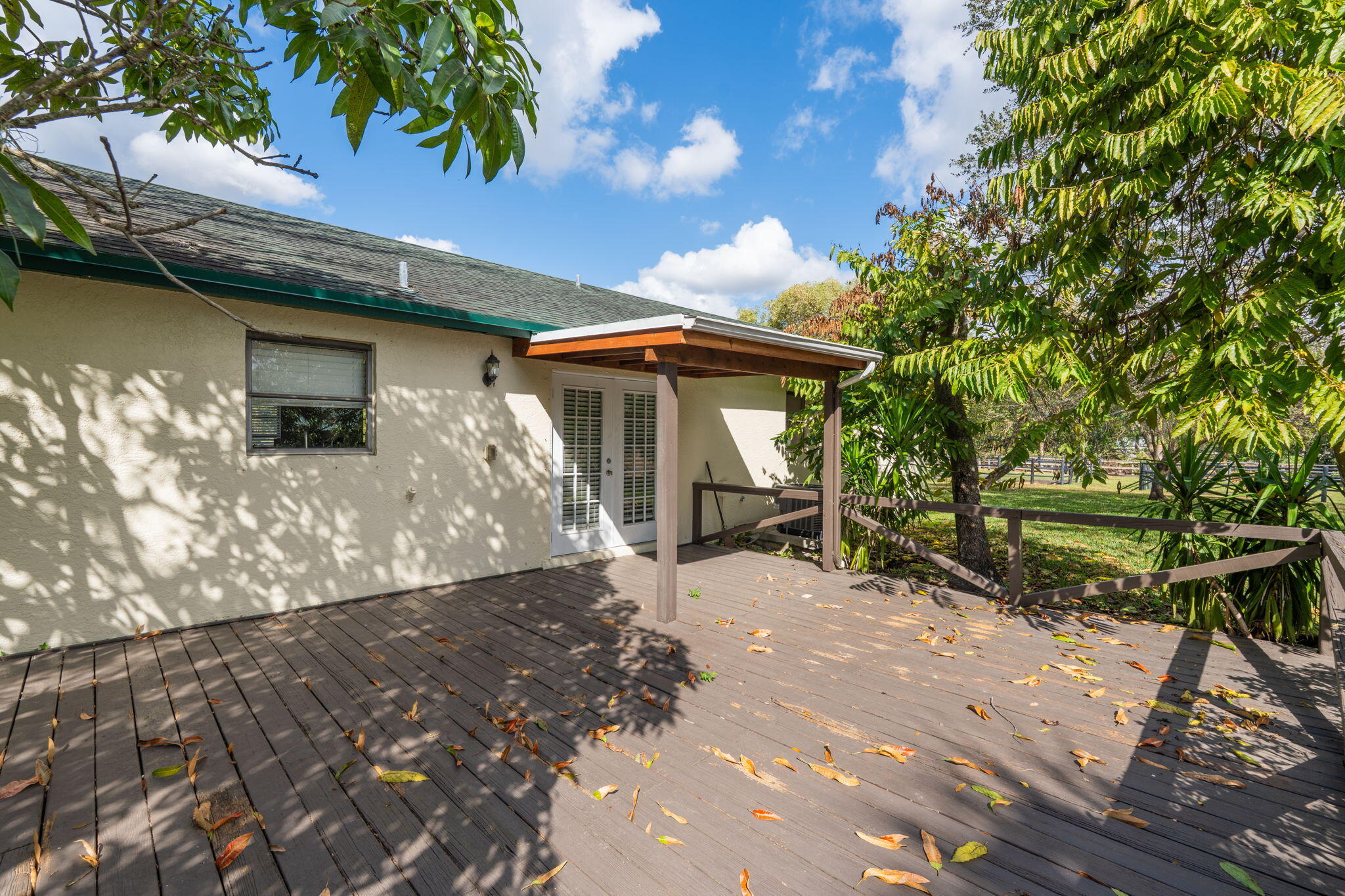 LOXAHATCHEE GROVES - Residential