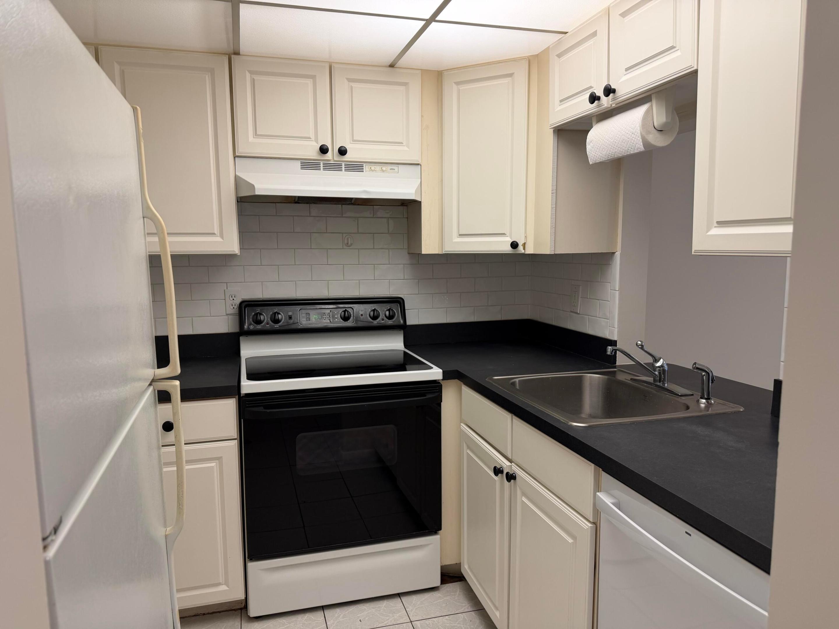 POPPLETON CREEK CONDO - Residential