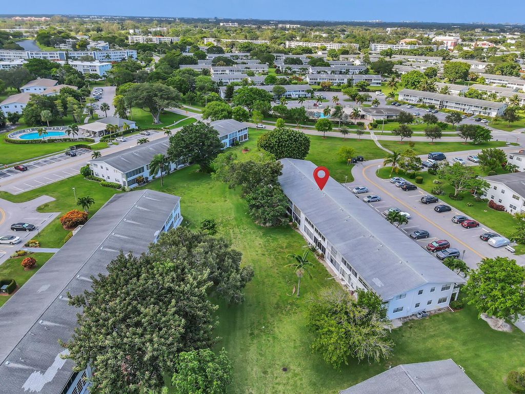 Photo of 169 Oakridge L #169, Deerfield Beach, FL 33442 (MLS # R11108309)