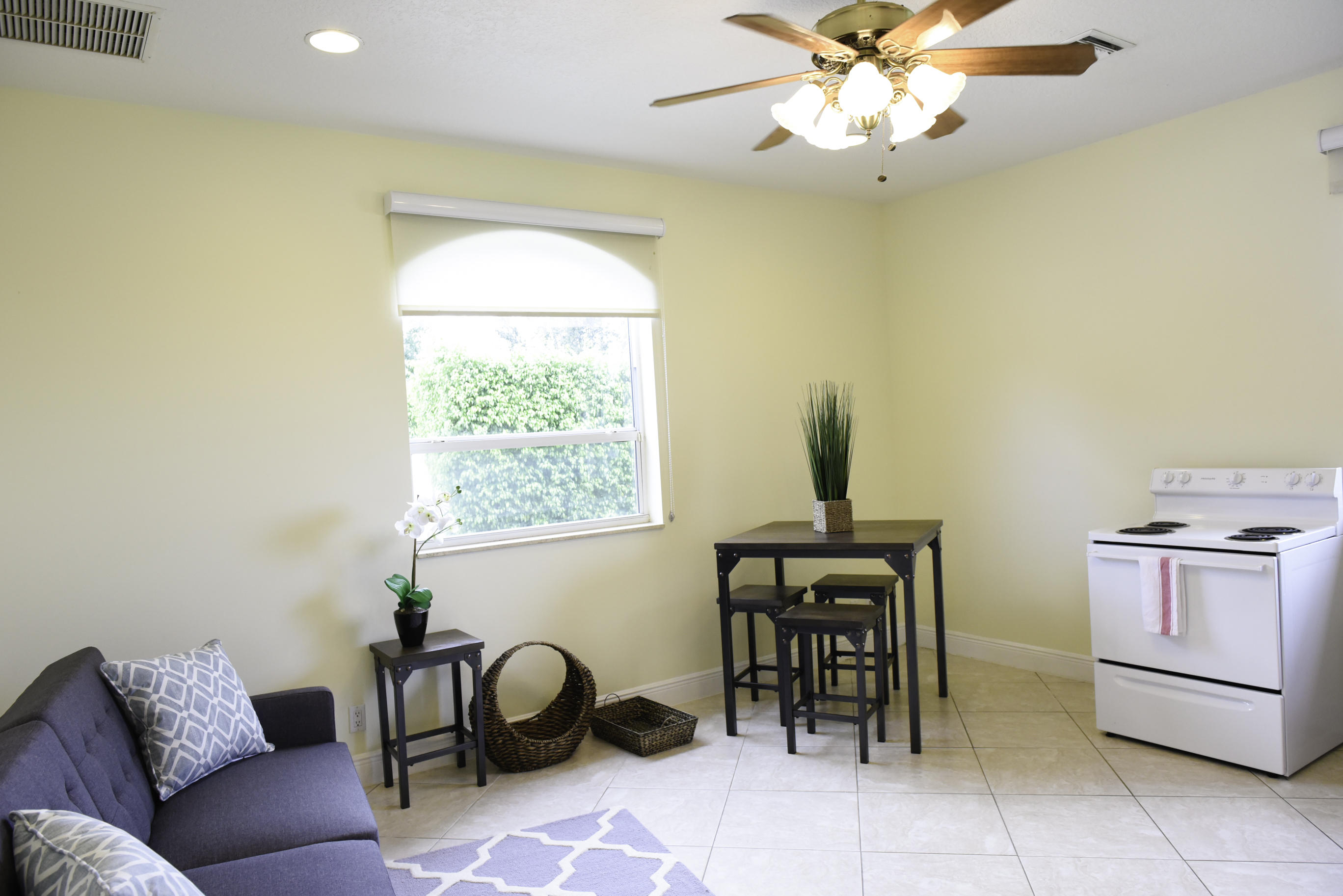 PALM BEACH POINT EAST - Residential