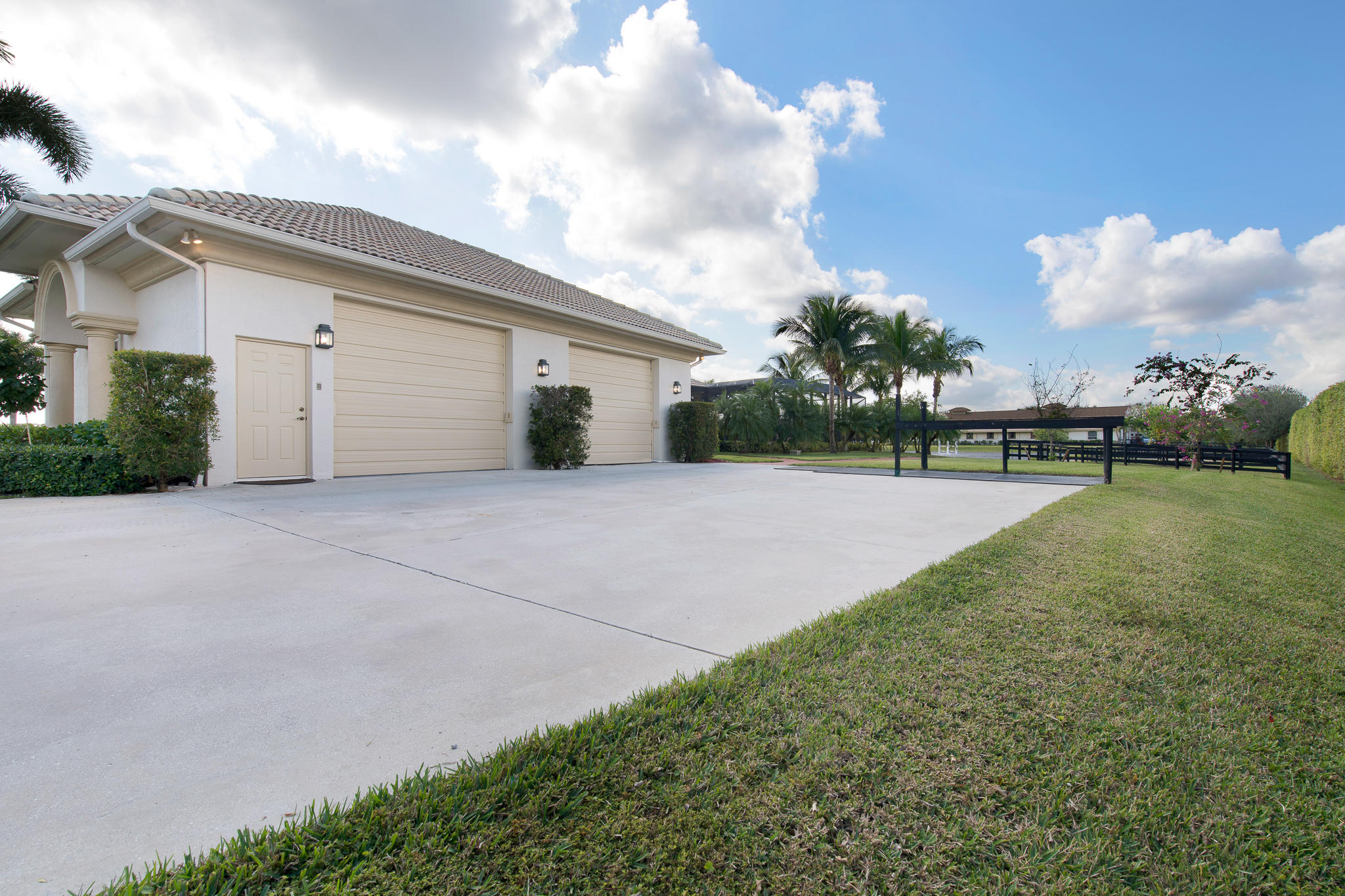 PALM BEACH POINT EAST - Residential