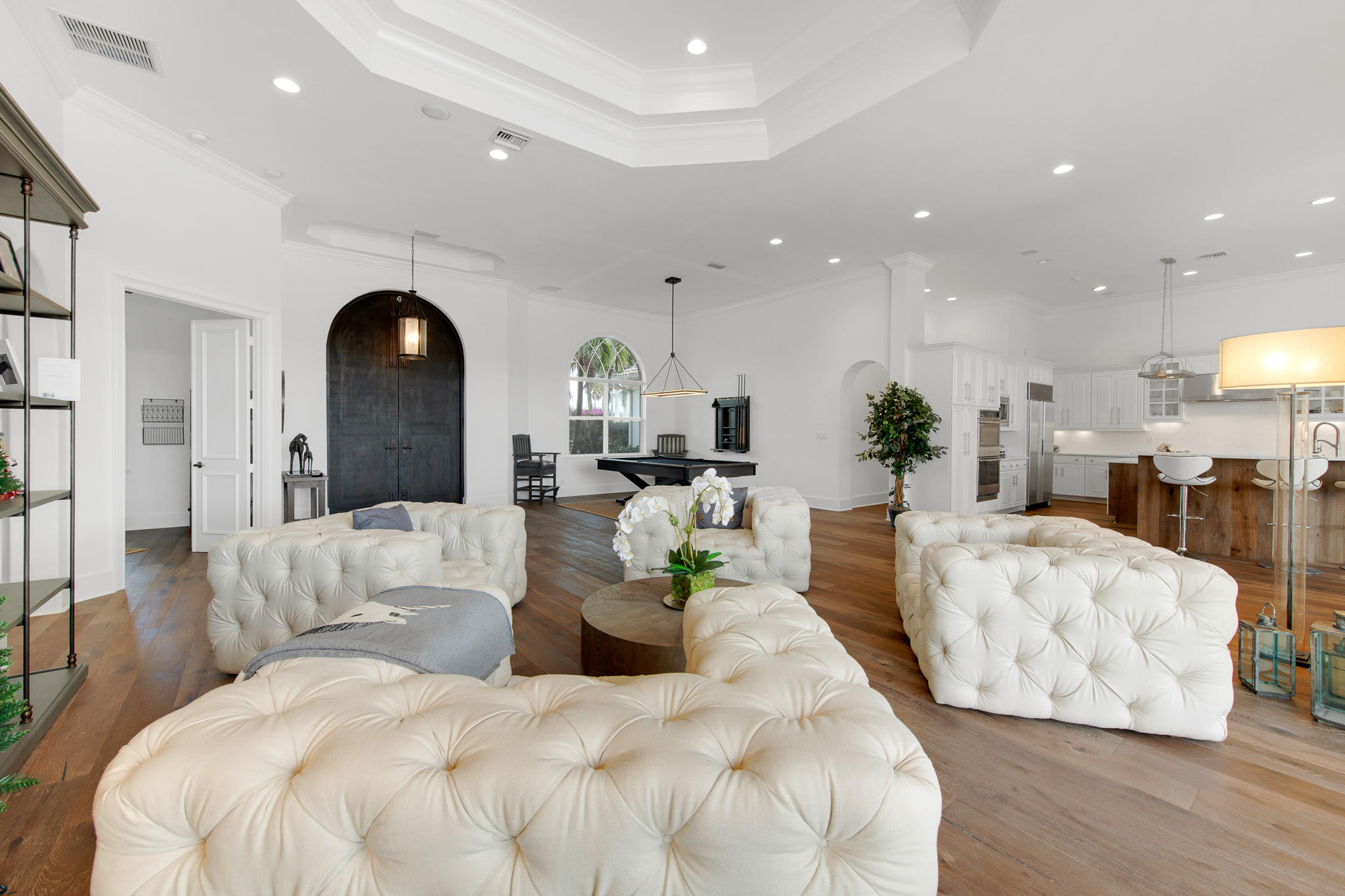 PALM BEACH POINT EAST - Residential