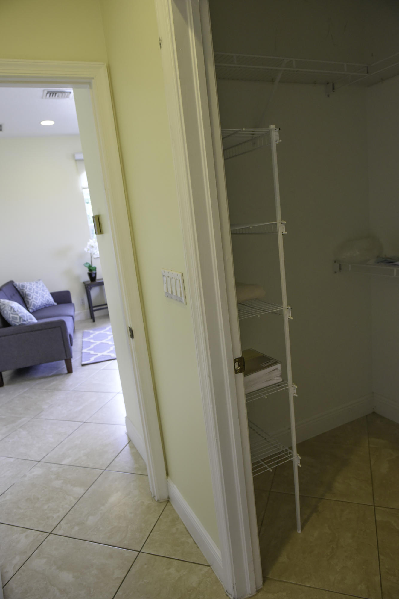 PALM BEACH POINT EAST - Residential