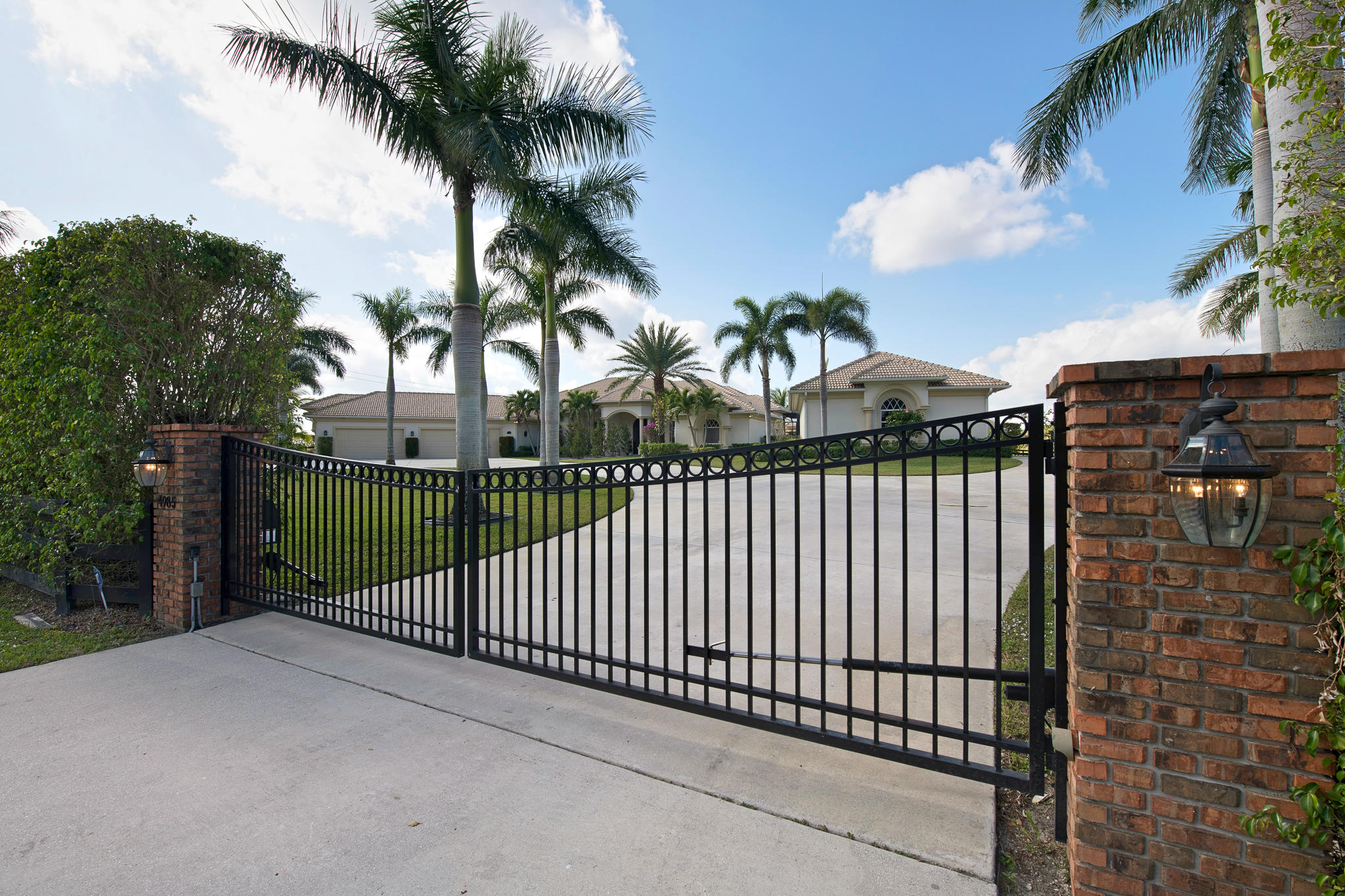 PALM BEACH POINT EAST - Residential