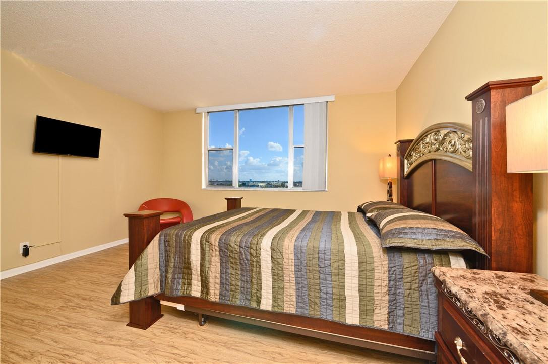 Hillcrest Condo - Residential