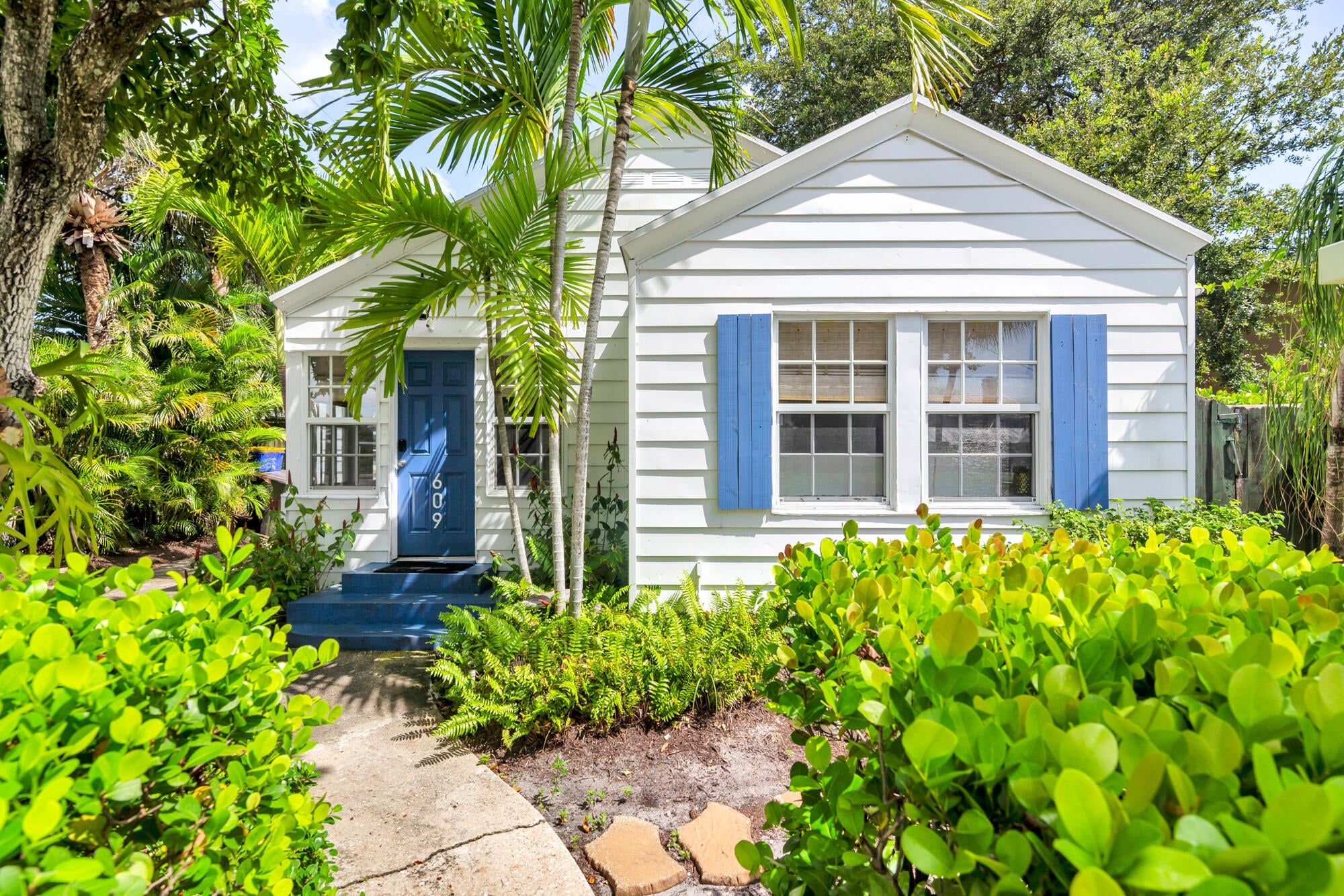 609 PALM Street
