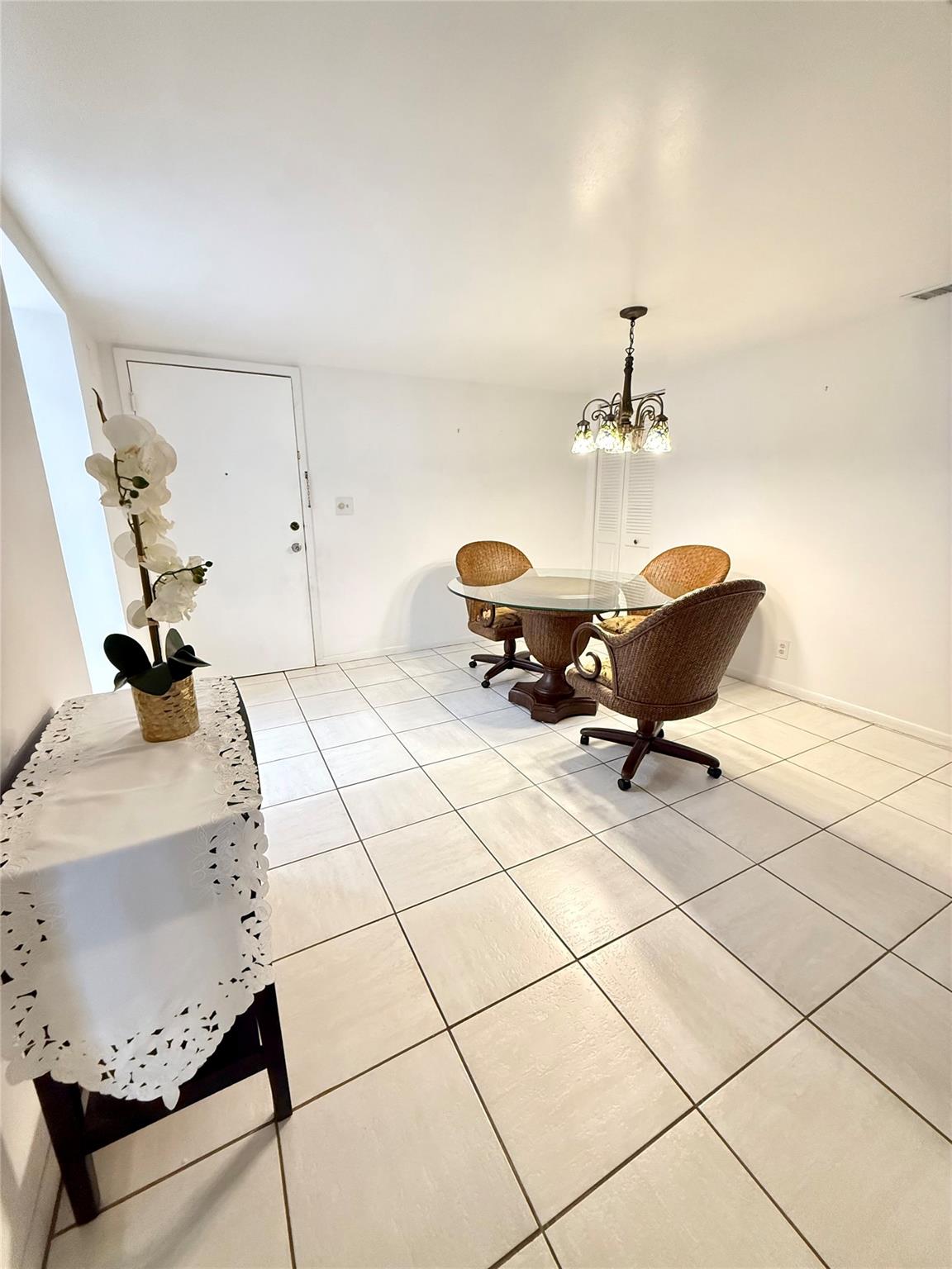 CONCORD VILLAGE CONDOMINI - Residential Lease
