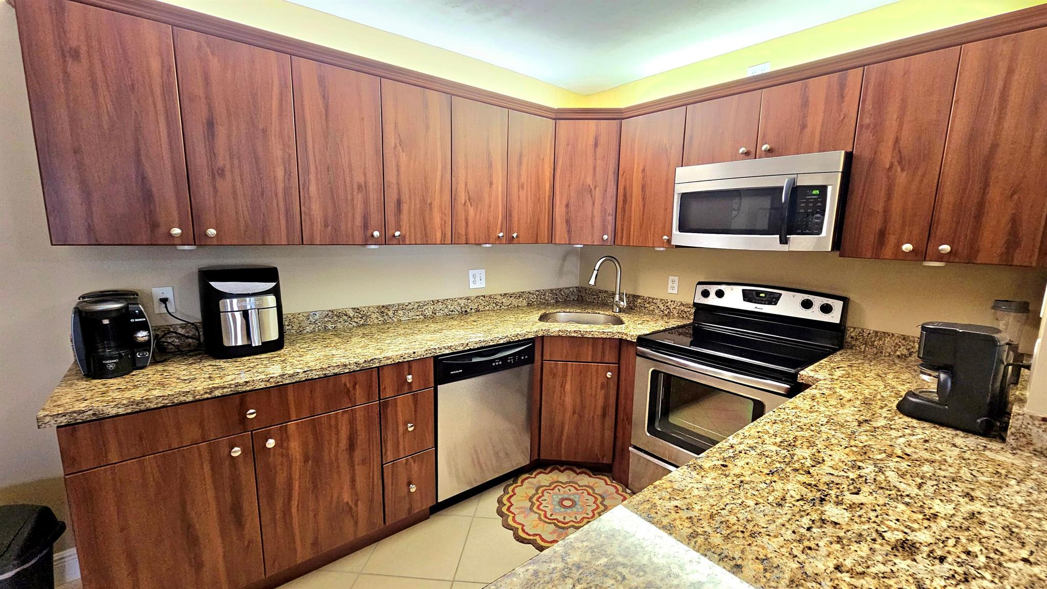 PALM CLUB VILLAGE I CONDO - Residential Lease