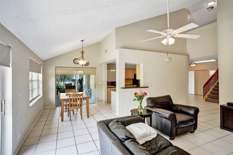 Single Family Residence in Cooper City FL 11302 Port St St 16.jpg