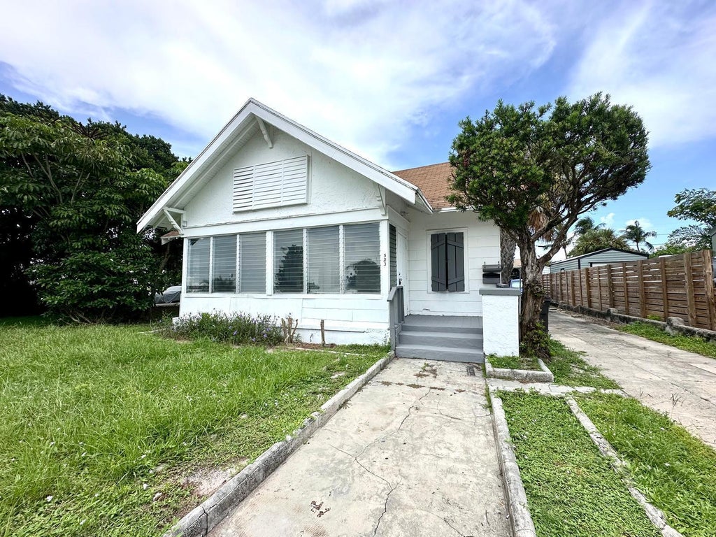 Photo of 523 Valley Forge Road, West Palm Beach, FL 33405 (MLS # B26036595)