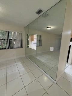 5939 FOREST HILL Boulevard 206