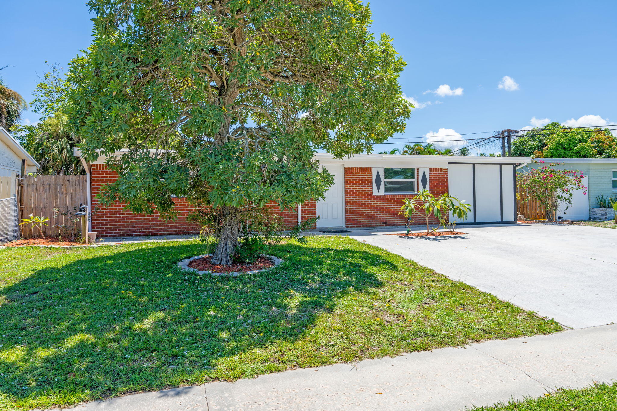 CABANA COLONY - Residential