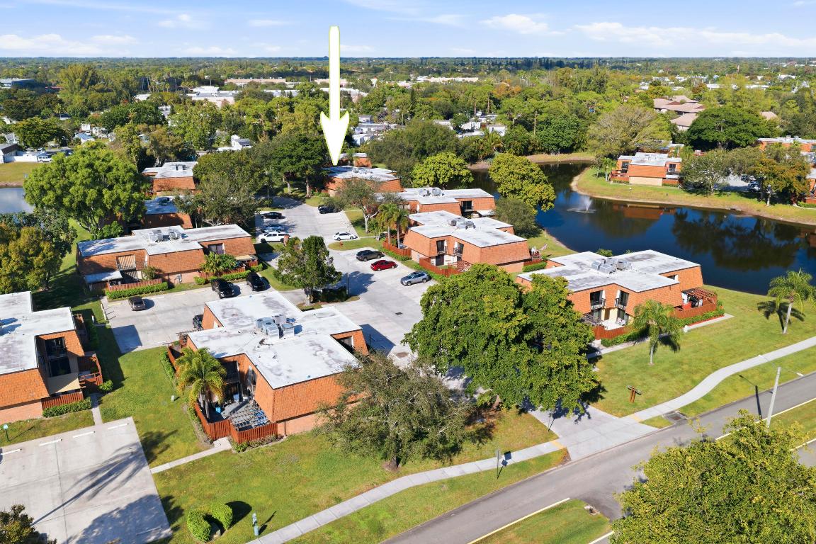 SHERWOOD LAKES - Residential