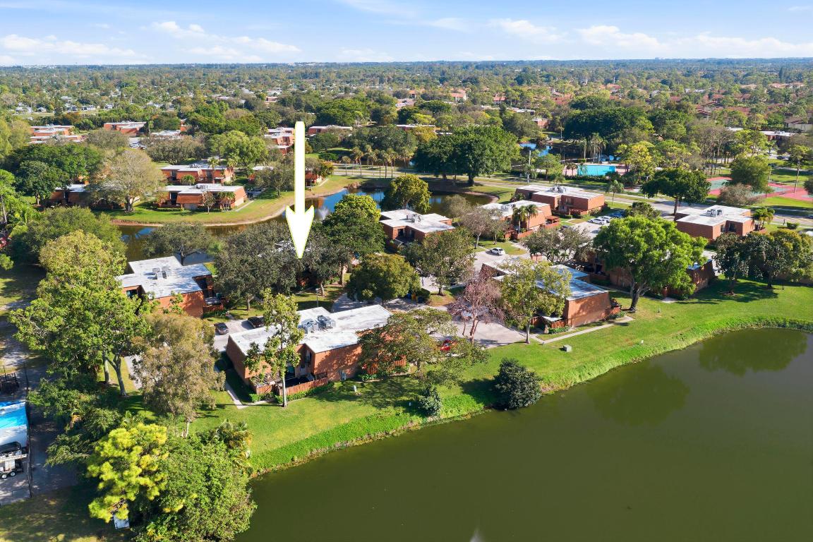 SHERWOOD LAKES - Residential