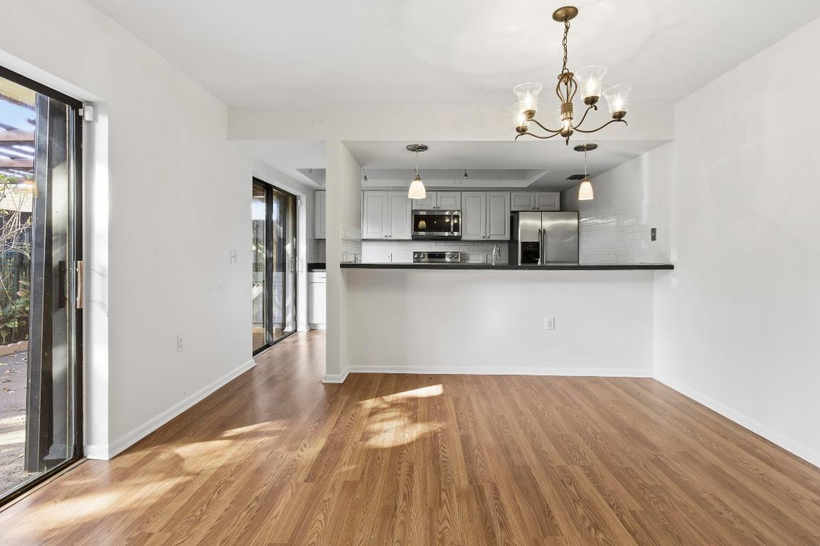 SHERWOOD LAKES - Residential