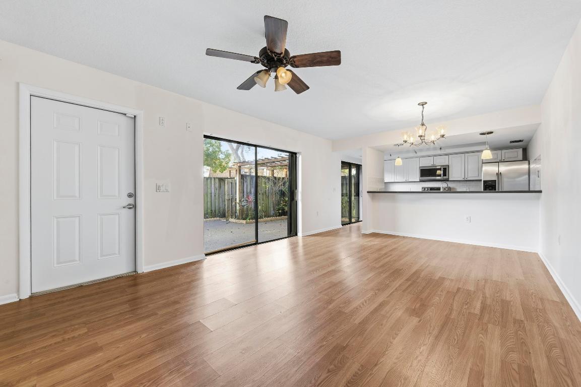 SHERWOOD LAKES - Residential