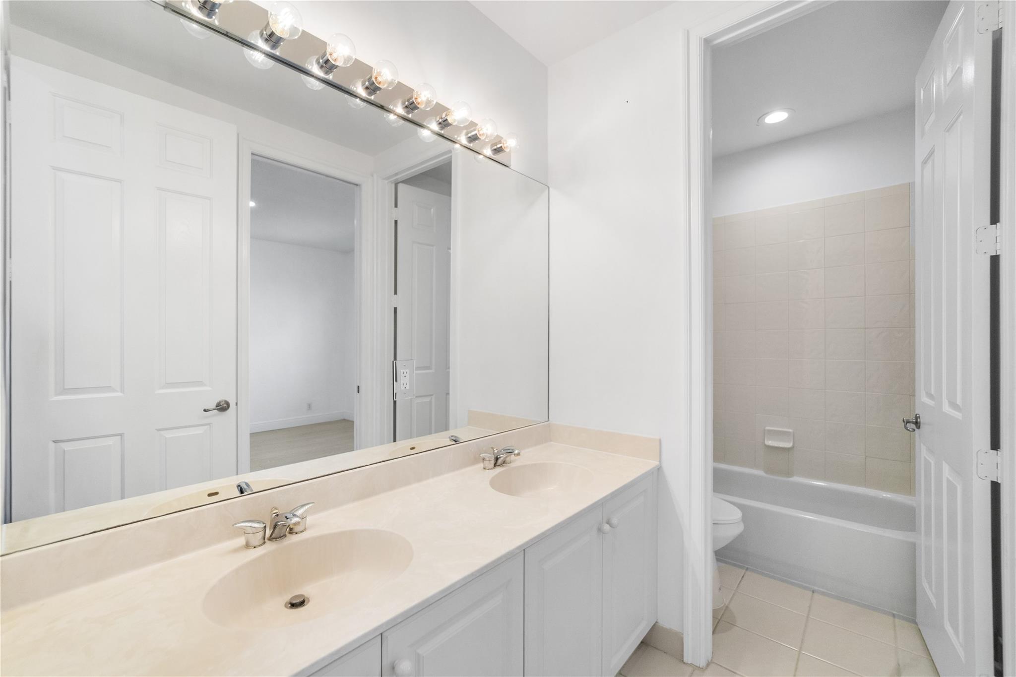 Heron Bay Central 171-23 - Residential Lease