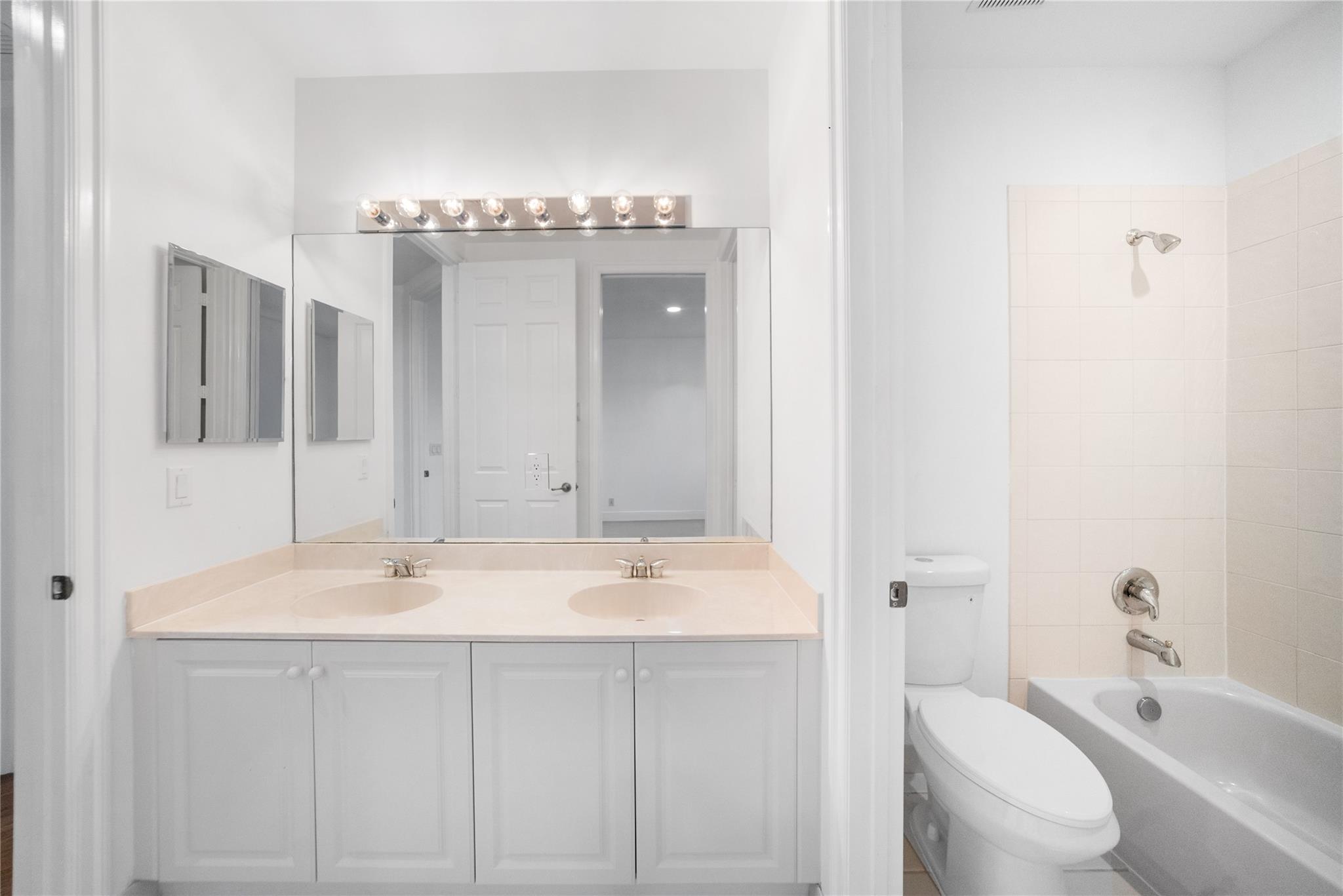 Heron Bay Central 171-23 - Residential Lease