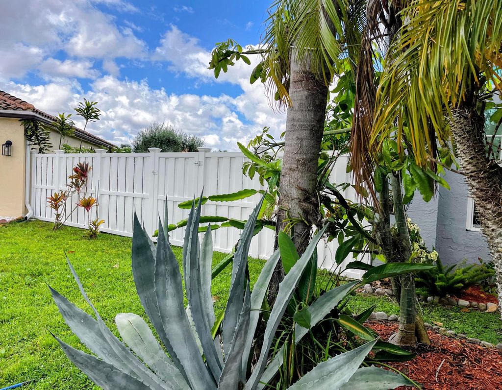 Photo of 9590 Islamorada Terrace, Boca Raton, FL 33496 (MLS # B26029617)