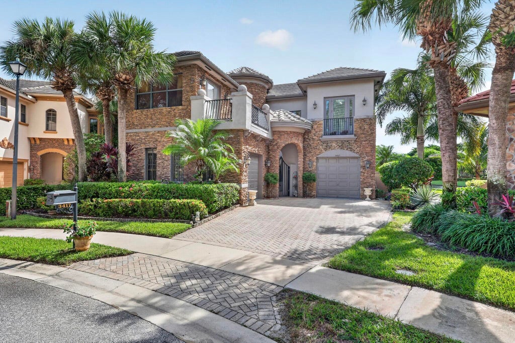 Photo of 3417 Collonade Drive, Wellington, FL 33449 (MLS # B26090906)