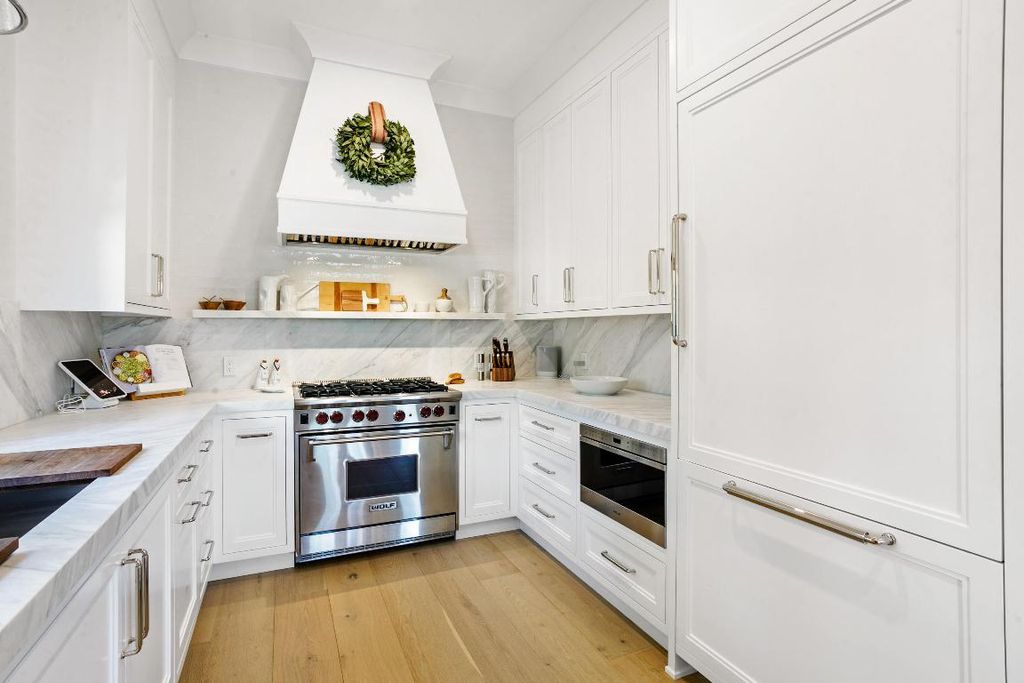 Photo of 304 Villa Dr, Jupiter, FL 33477 (MLS # R11156222)