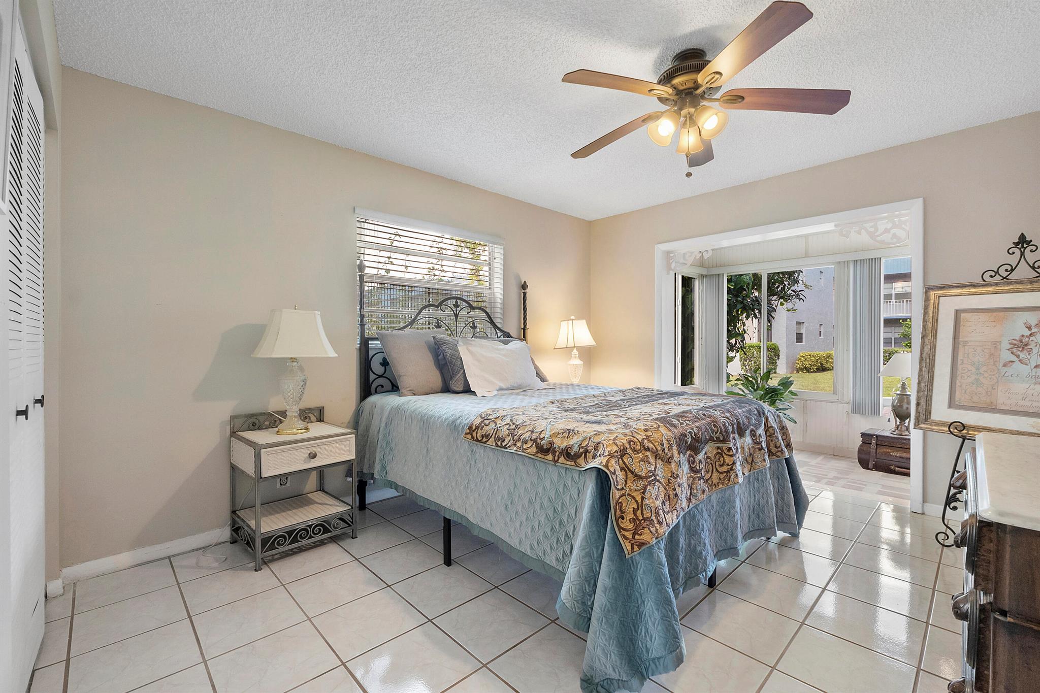 KINGS POINT FLANDERS COND - Residential