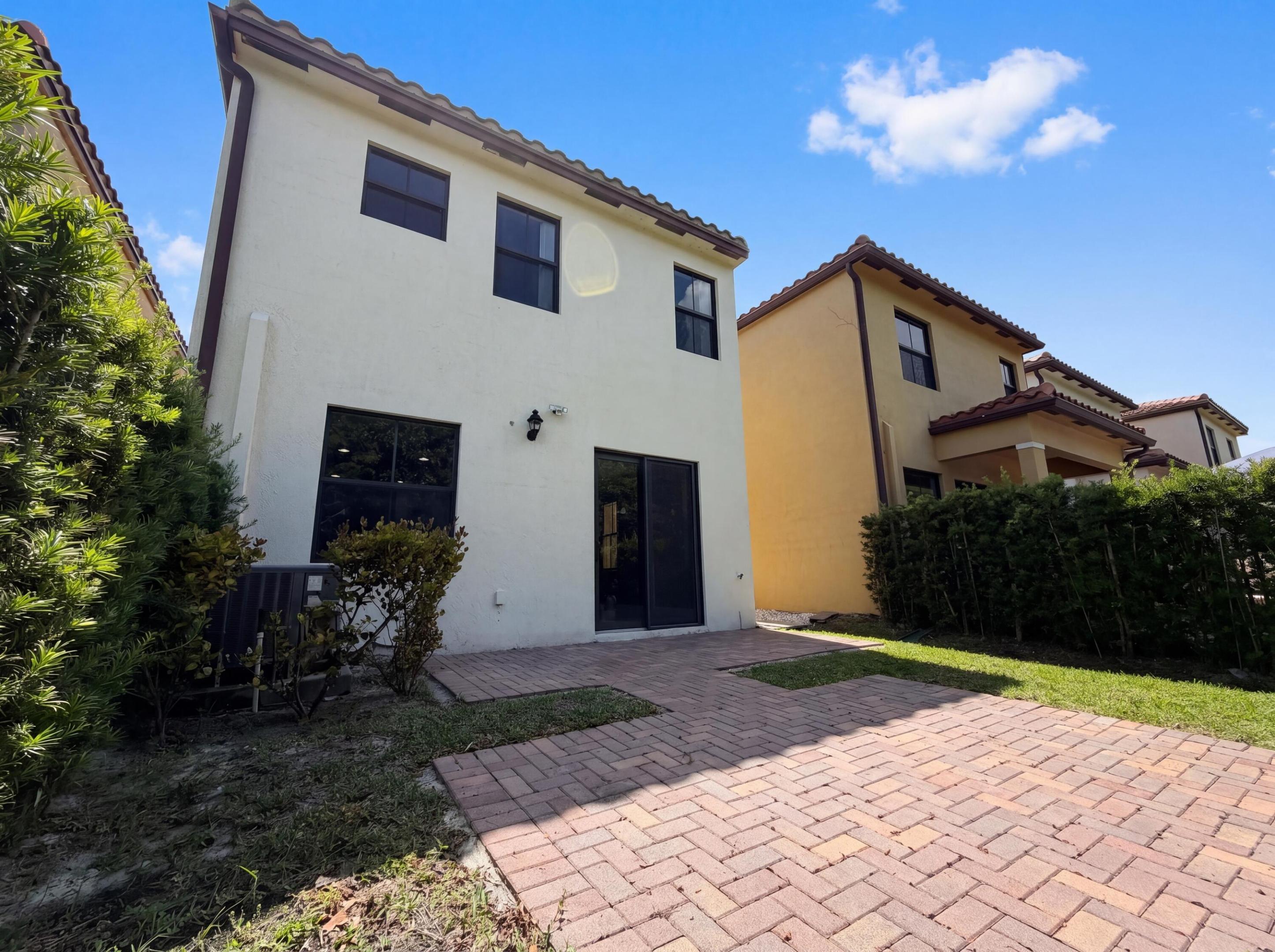 CENTRAL PARC SOUTH 182-173 B - Residential