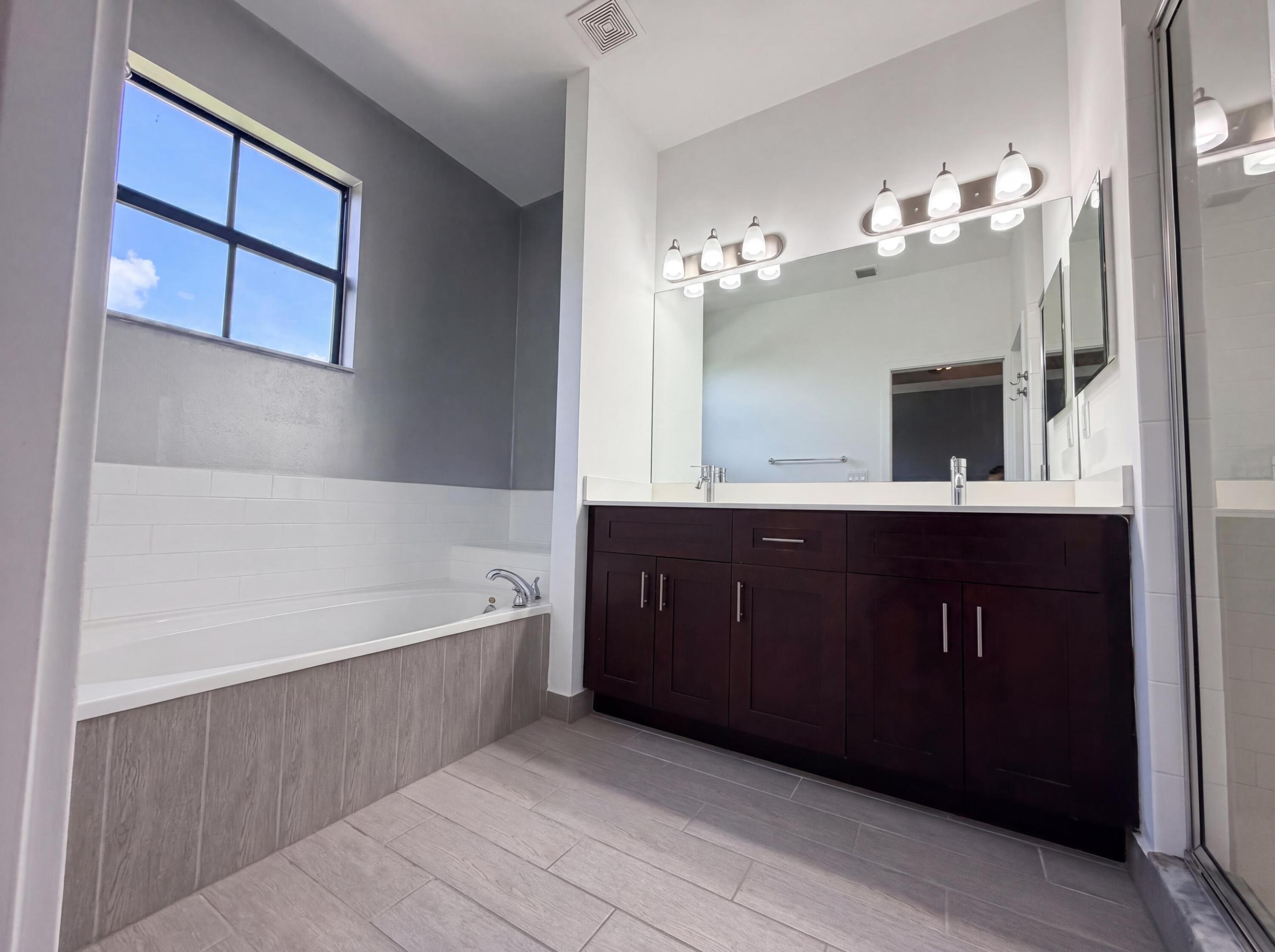 CENTRAL PARC SOUTH 182-173 B - Residential