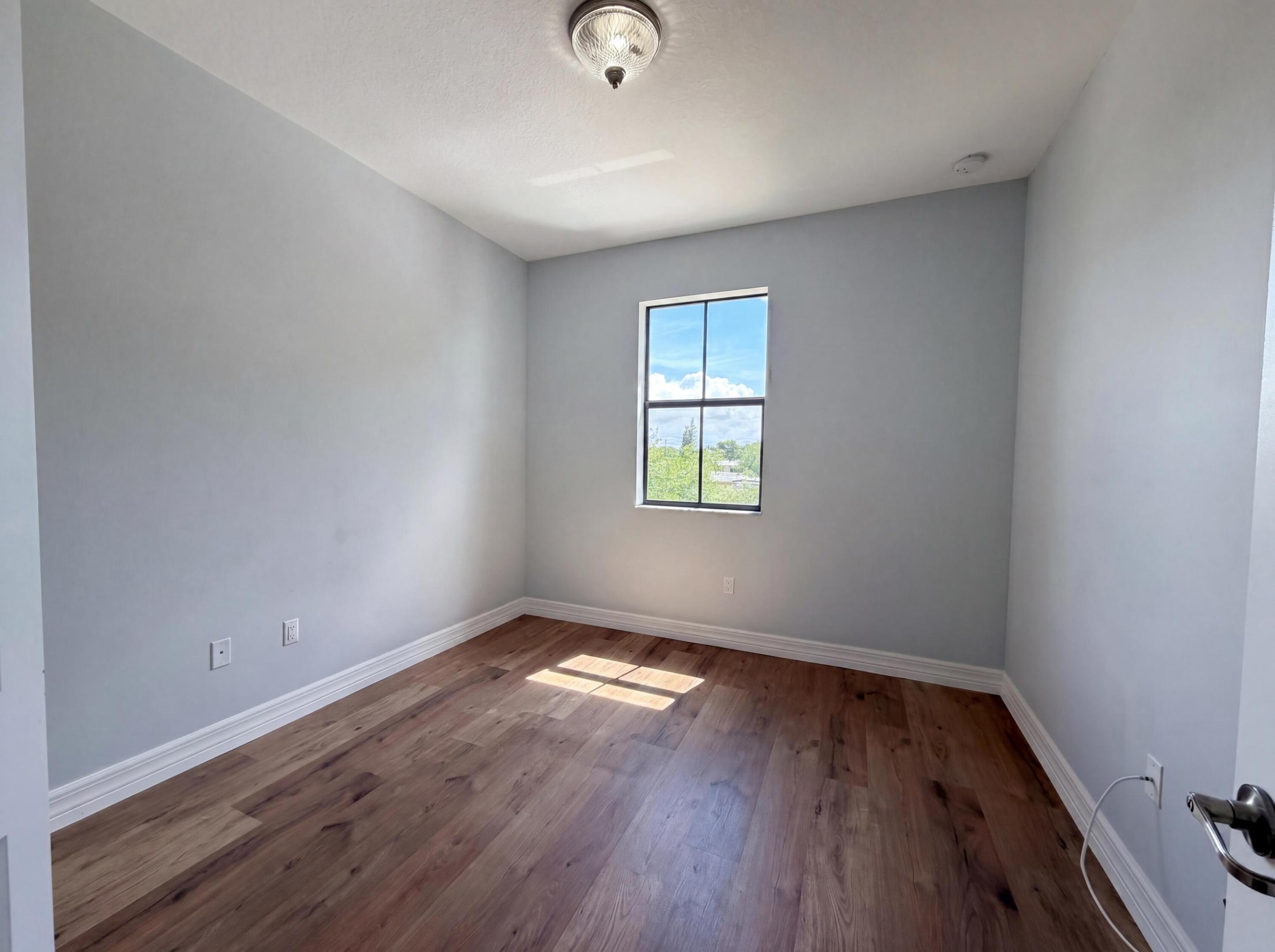 CENTRAL PARC SOUTH 182-173 B - Residential