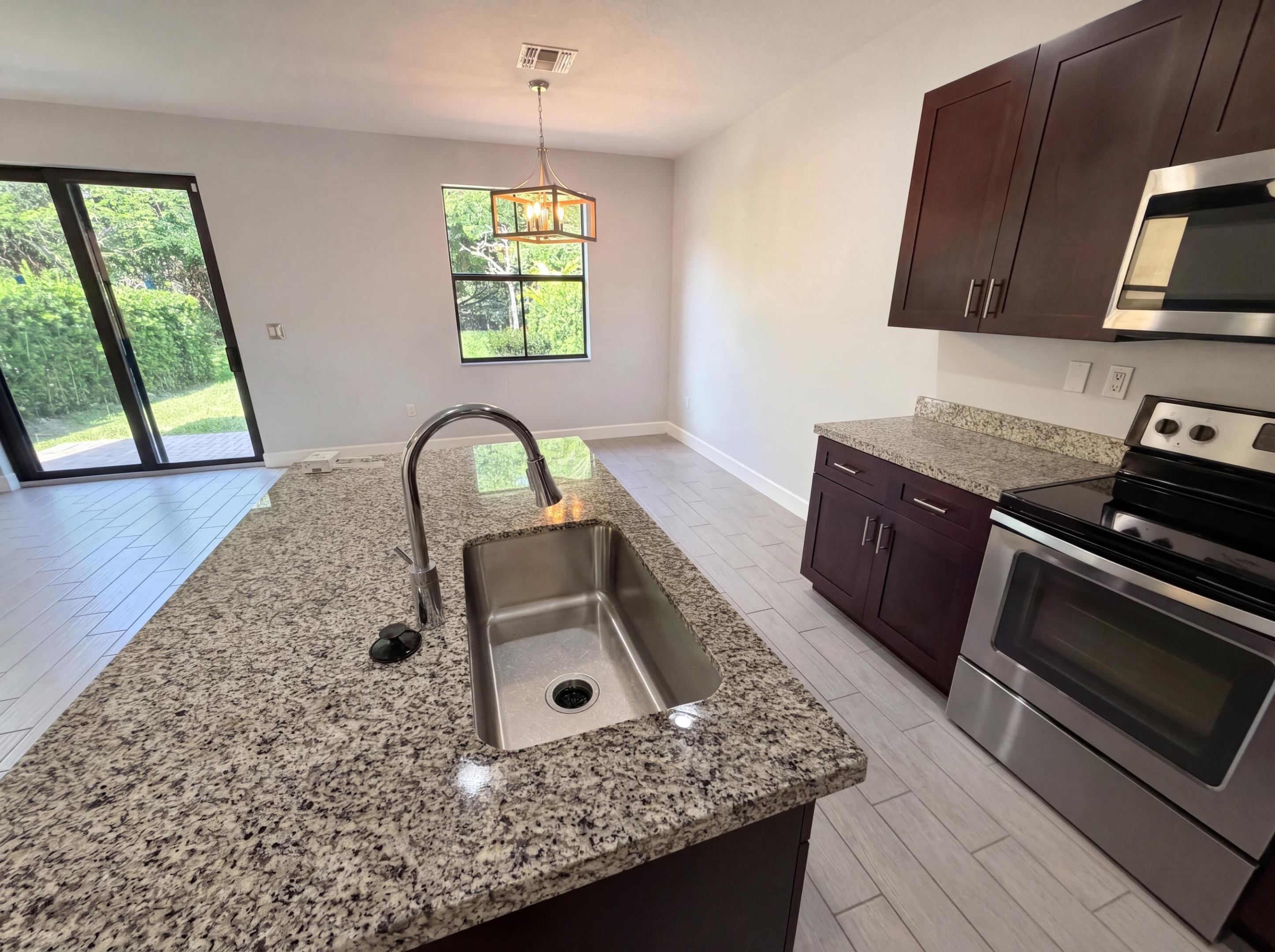 CENTRAL PARC SOUTH 182-173 B - Residential