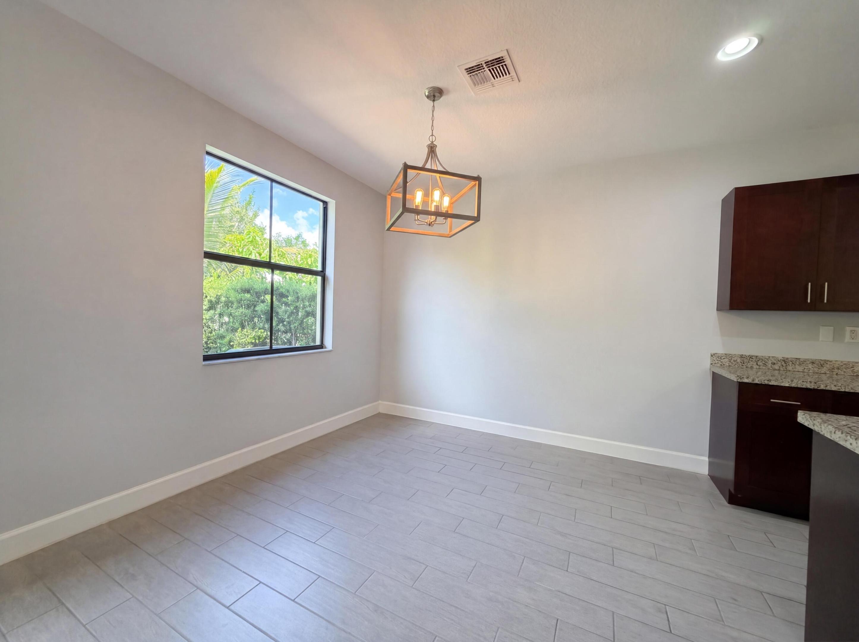 CENTRAL PARC SOUTH 182-173 B - Residential