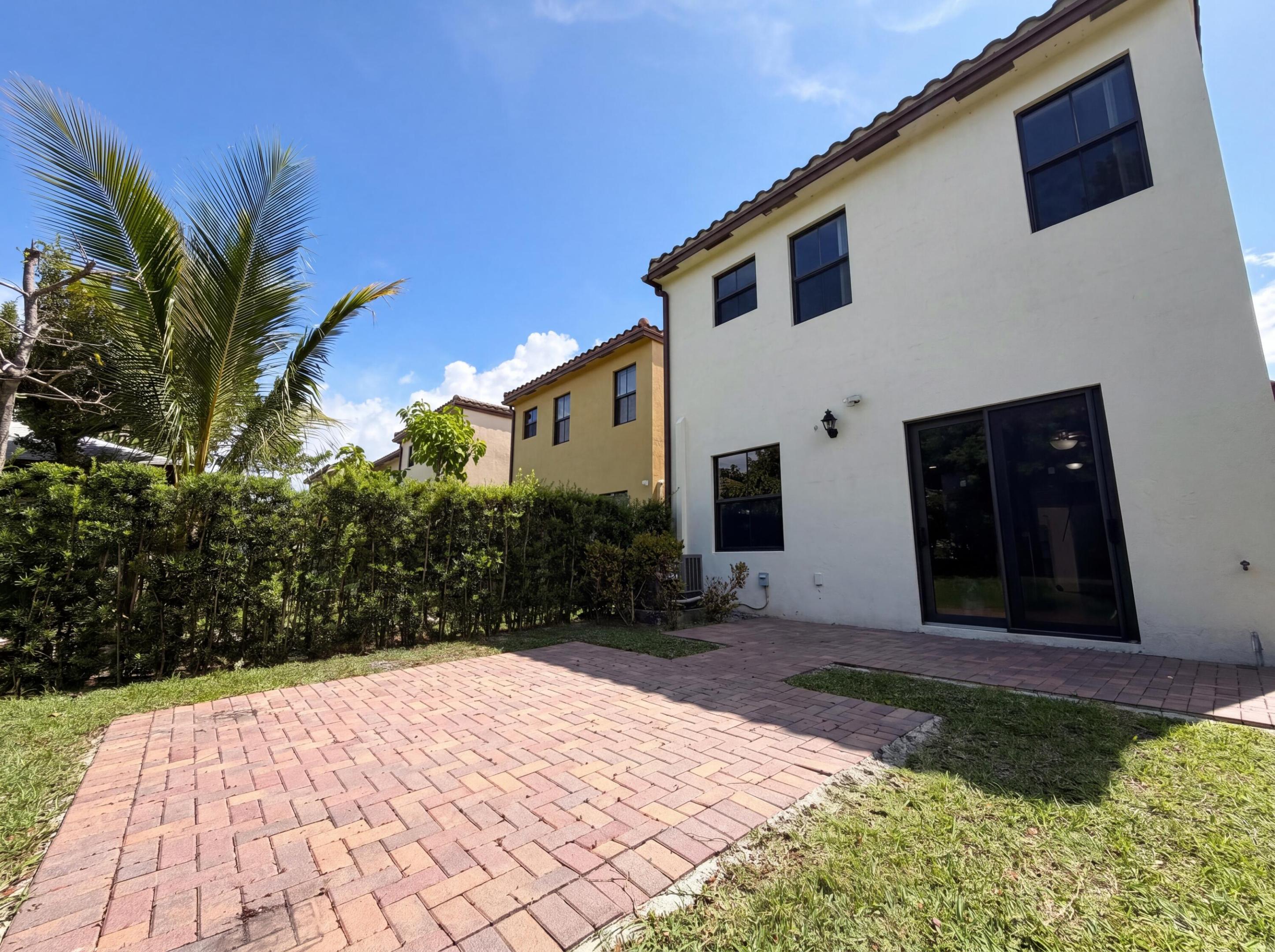 CENTRAL PARC SOUTH 182-173 B - Residential