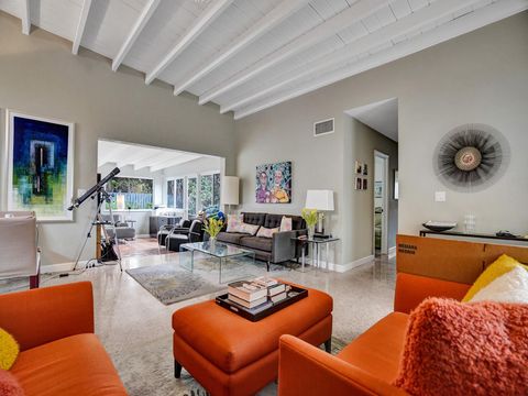 2732 NE 15th Ter Wilton Manors FL 33334