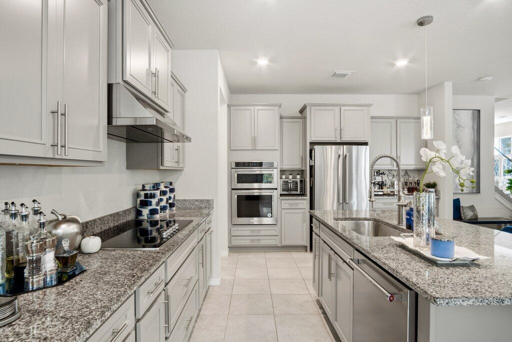 HILLCREST COUNTRY CLUB SO - Residential