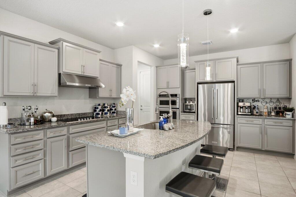 HILLCREST COUNTRY CLUB SO - Residential