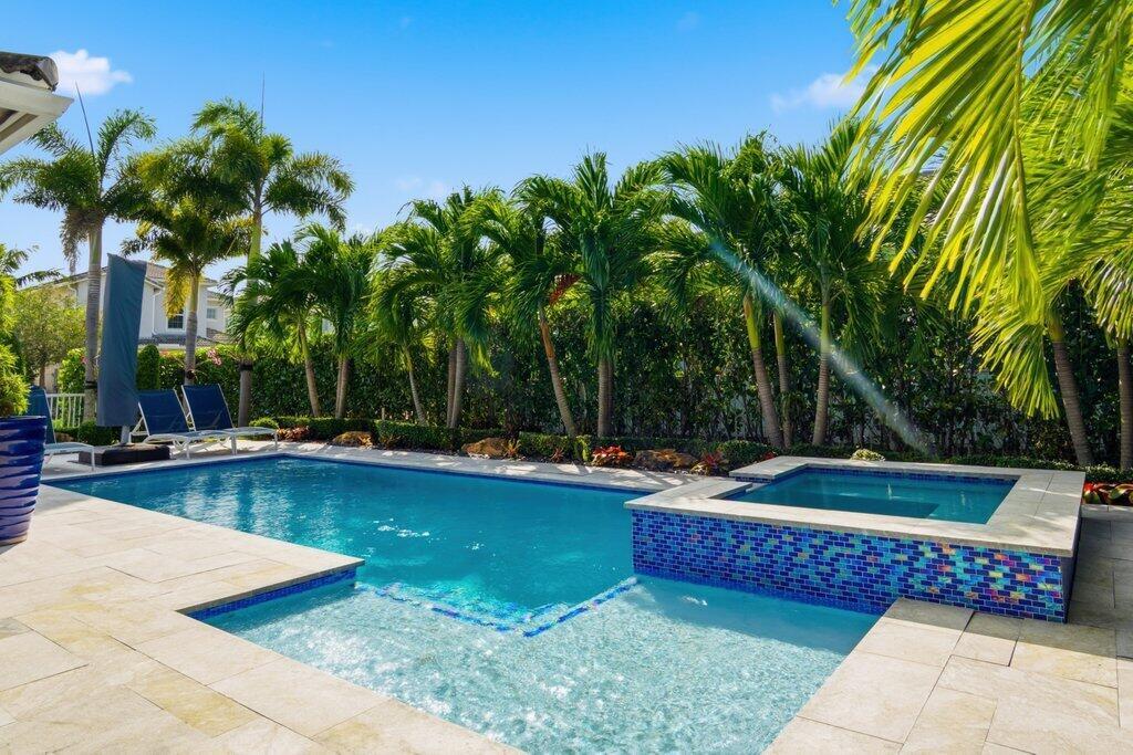 HILLCREST COUNTRY CLUB SO - Residential