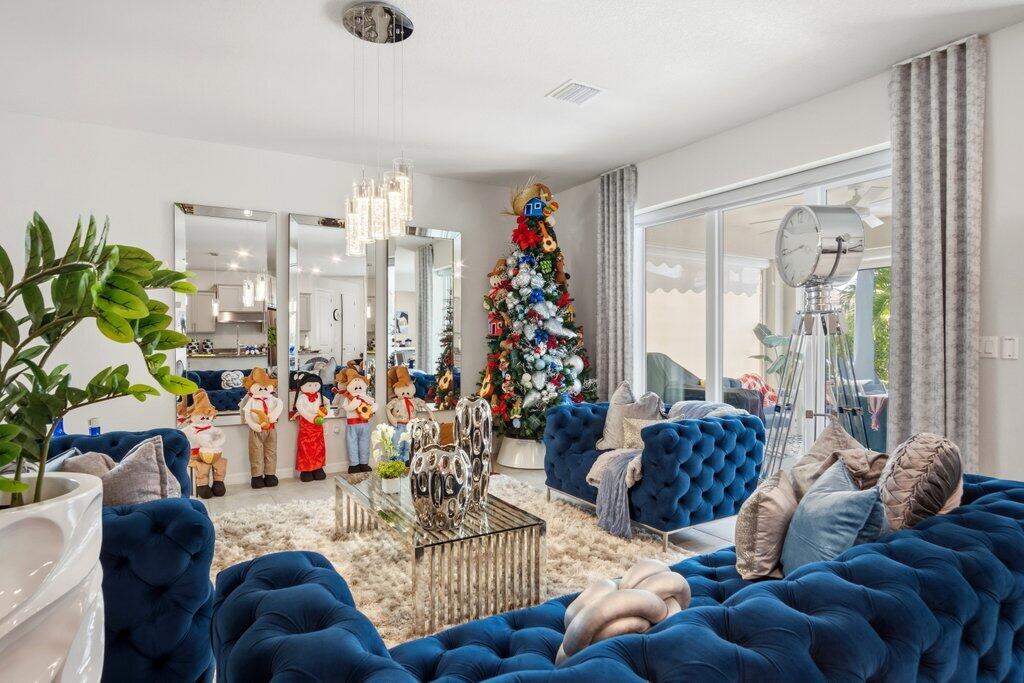 HILLCREST COUNTRY CLUB SO - Residential