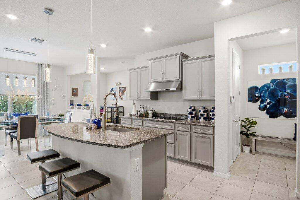 HILLCREST COUNTRY CLUB SO - Residential