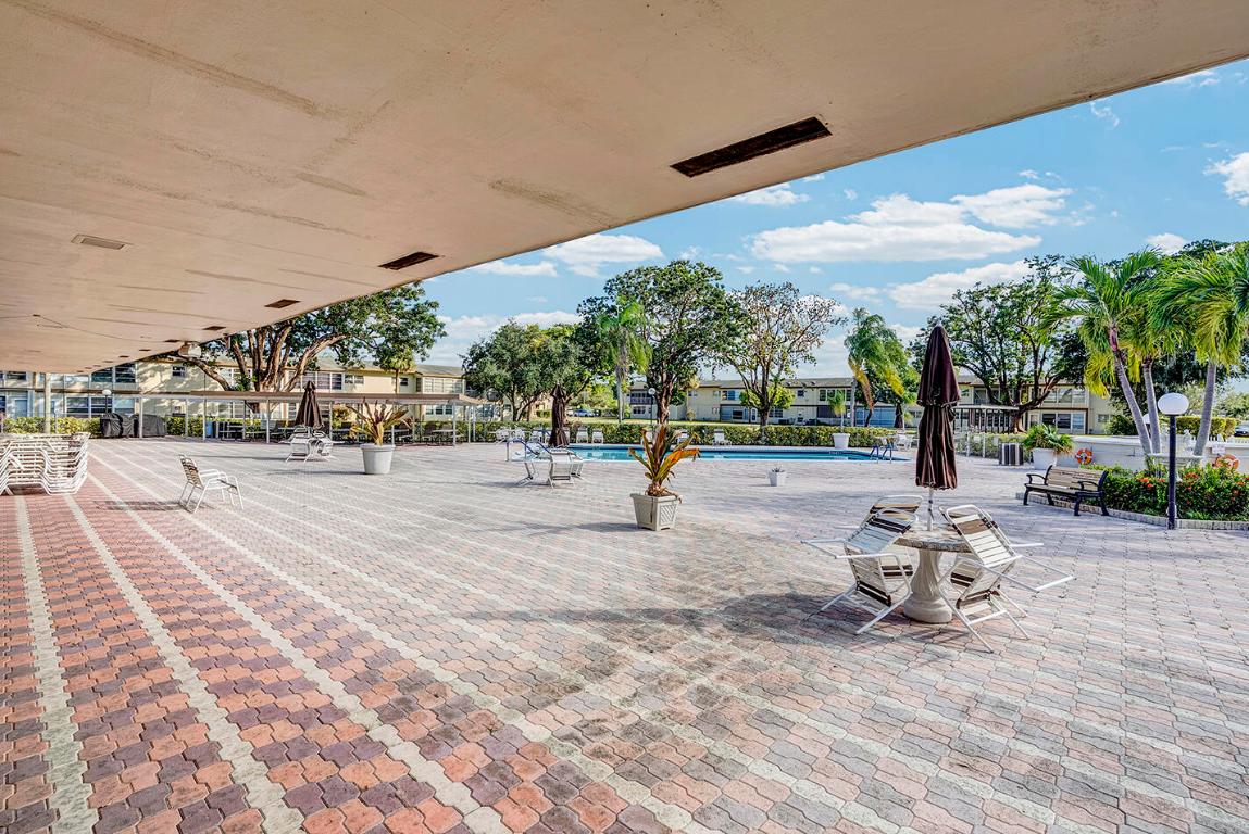 ORIOLE GARDENS TWO 52 CONDO - Residential