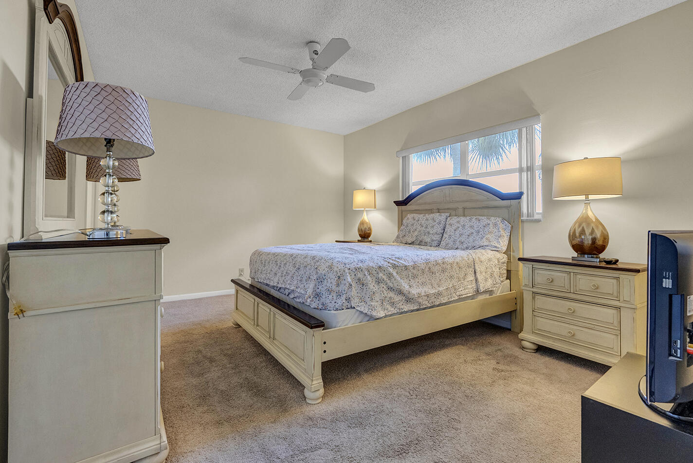 ORIOLE GARDENS TWO 52 CONDO - Residential