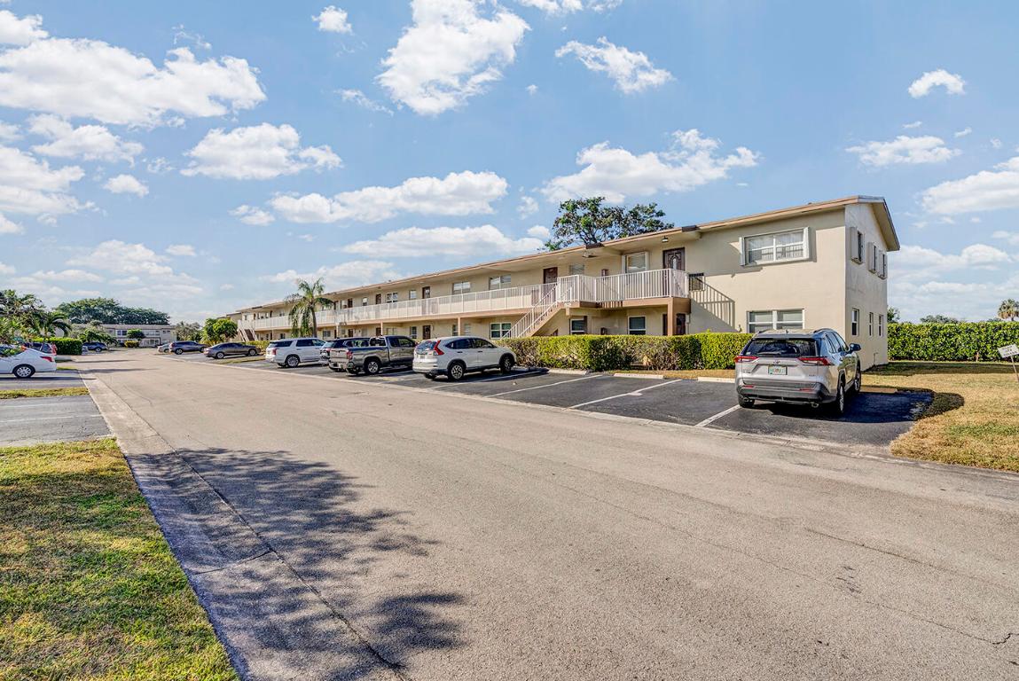 ORIOLE GARDENS TWO 52 CONDO - Residential