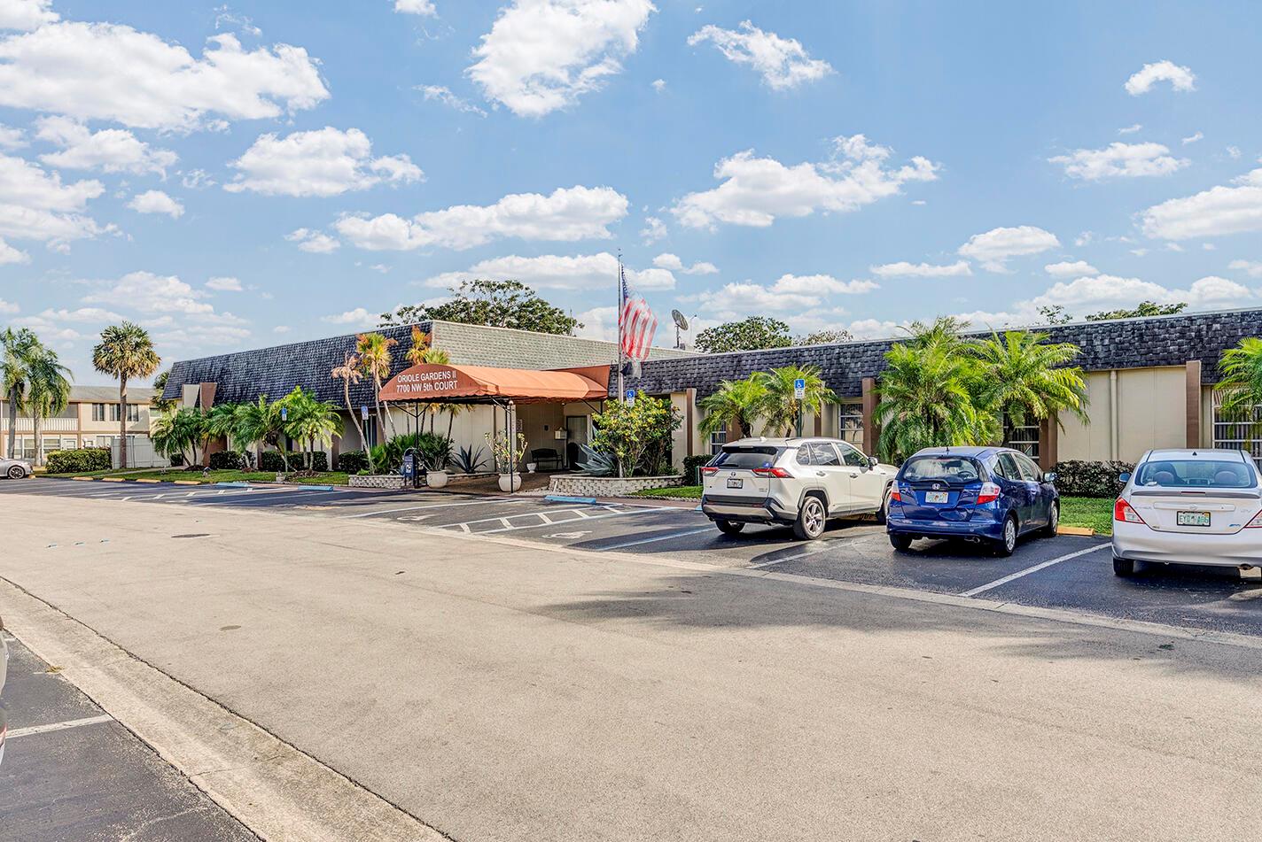 ORIOLE GARDENS TWO 52 CON - Residential